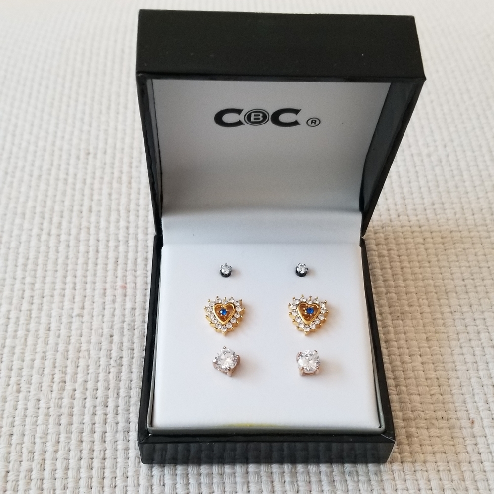 CBC Jewel box - set of 3 ear diamond earrings.